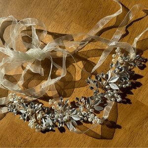 New Elegant Pearl and Rhinestone Floral Bridal Belt